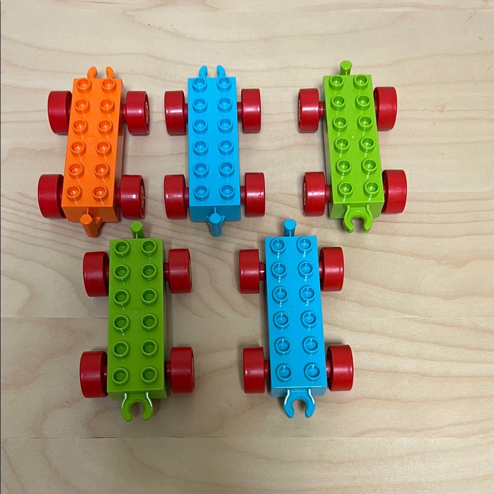 Lego Duplo 5 pieces Train Cars - toddler toy